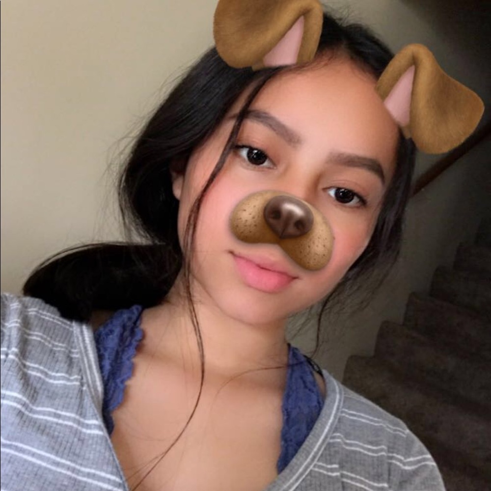 Meet your Posher, Priscila